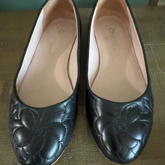 ‼️SALE‼️Chanel Black Quilted Women's Flats